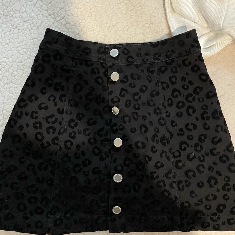 MINI SKIRT